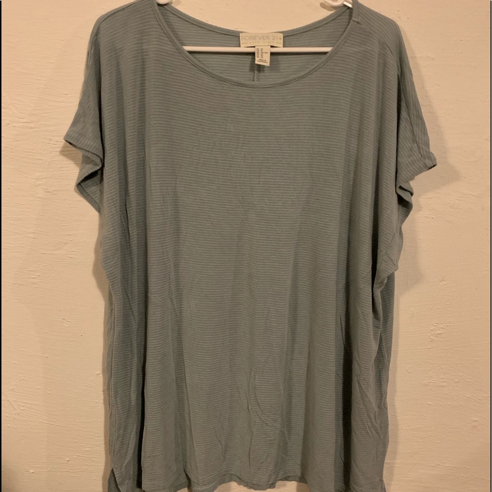💙Forever 21+ Short Sleeve Tee Shirt💙